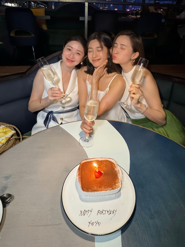 陳自瑤獲闊太閨密團豪華慶祝生日！三大凍齡美人同框如孿生姊妹驚艷網民