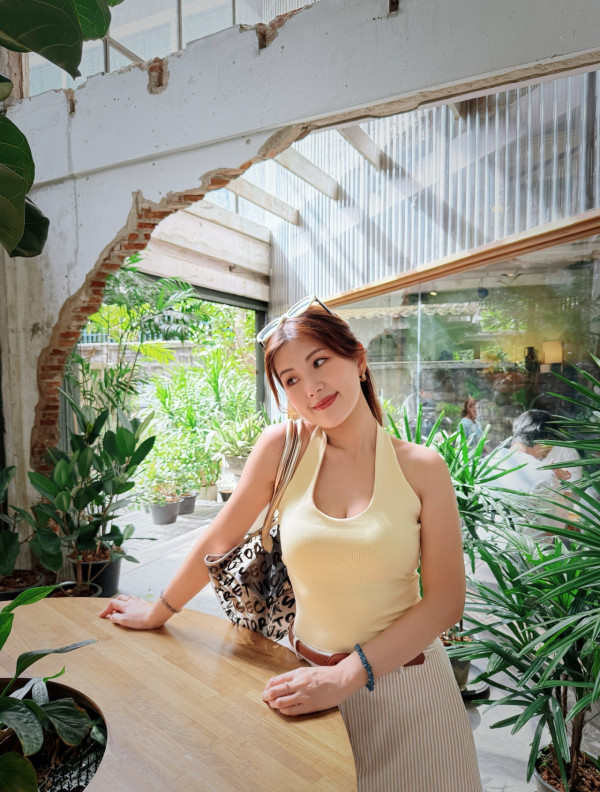 TVB小花旅行泳裝上陣勁火辣 曬驕人上圍長腿！餅印索妹選過港姐 