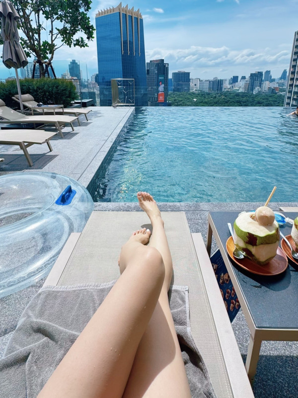 TVB小花旅行泳裝上陣勁火辣 曬驕人上圍長腿！餅印索妹選過港姐 