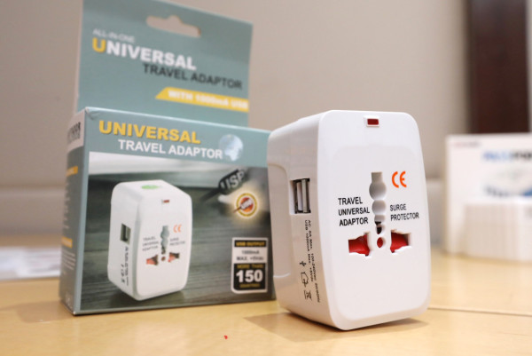 手機充電頭「發熱」有味？專家警告內部零件老化恐短路 立即停用「這類」火牛