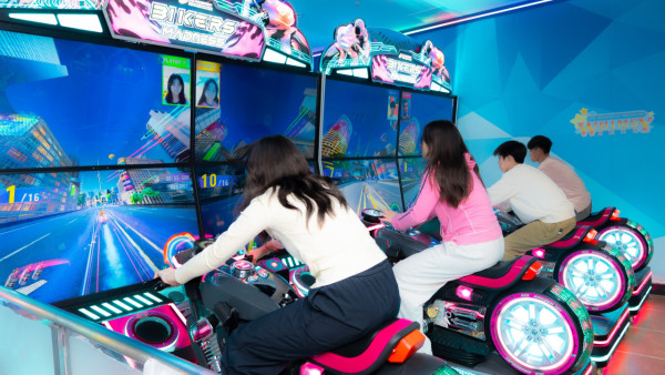 歡樂天地旗艦店登陸灣仔合和商場！全港首個VR電單車/奇幻冰雪樂園 開幕代幣優惠