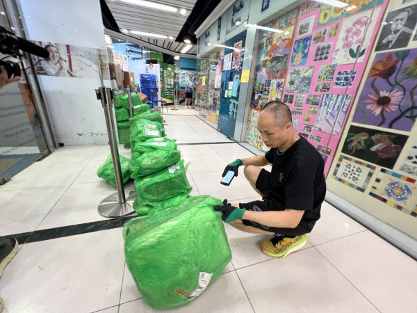 港人一年拼多多購500多件貨 反省「一半都用唔著」引熱議 網民：拼多多提供情緒價值