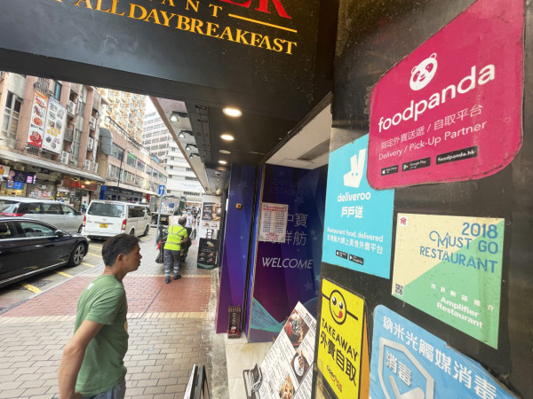 外勞小巴司機揸車聽抖音 普通話呼喝態度惡劣 乘客投訴公司僅7字回應