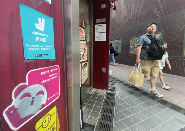 外勞小巴司機揸車聽抖音 普通話呼喝態度惡劣 乘客投訴公司僅7字回應