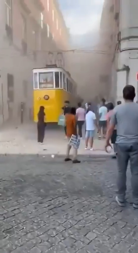 葡萄牙百年纜車出軌直撞大樓 葡萄牙百年纜車出軌直撞大樓