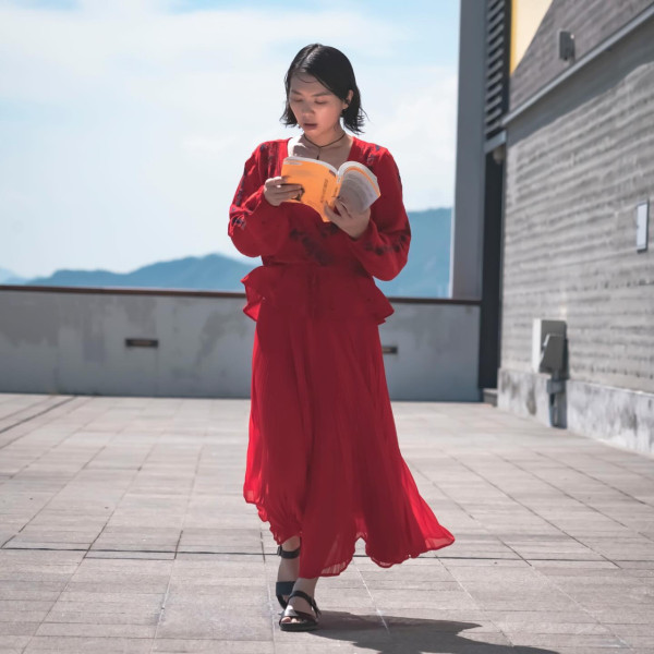 黃子華激罕談感情事開腔回應緋聞 揭親密合照神秘女子身份親解二人關係！
