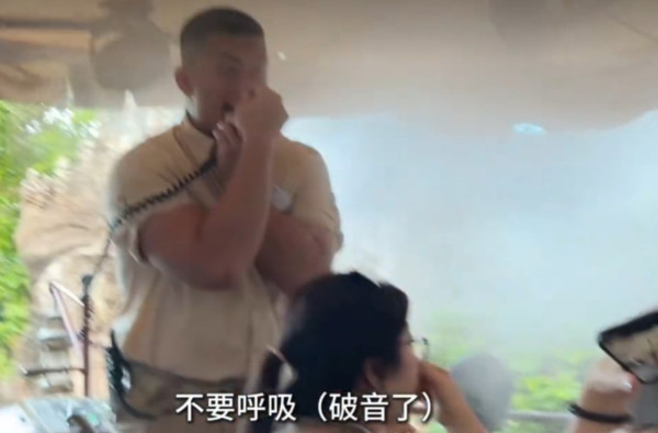 迪士尼樂園型男船長「大隻」身材成焦點！港式幽默俘虜遊客疑揭舊照：變化好大