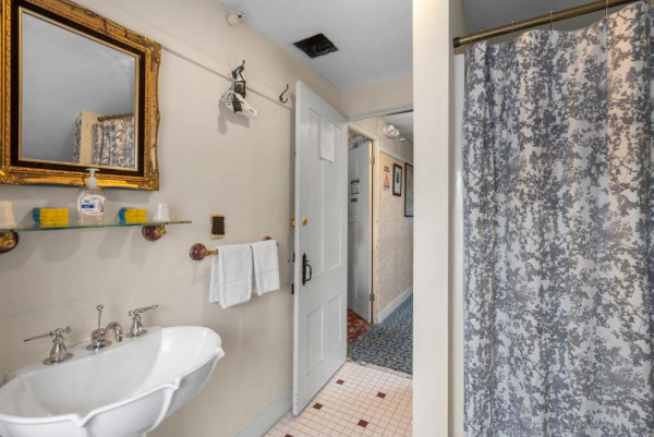 Lizzie Borden Bed & Breakfast Lizzie Borden Bed & Breakfast