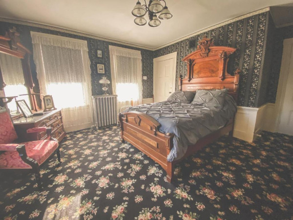 Lizzie Borden Bed & Breakfast Lizzie Borden Bed & Breakfast