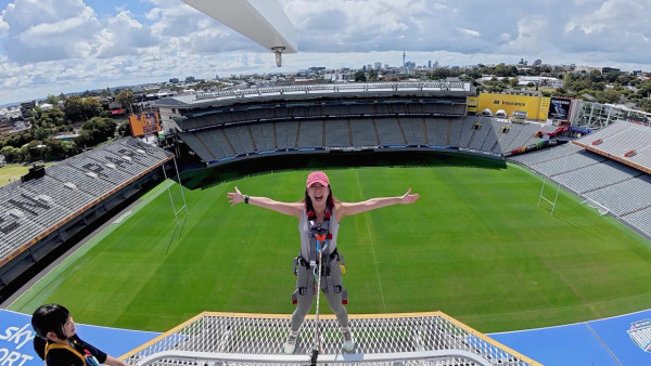 《新西蘭潮什麼》玩樂景點合集！梁芷珮挑戰Bungy Swing歎火山泥漿浴 