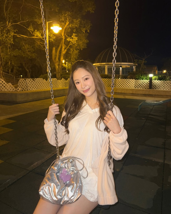 葉蒨文IG自貼18歲素顏相力證純天然  親揭容貌4大變化！一改眉形判若兩人
