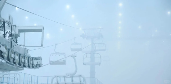 華發冰雪世界「見底」！港客滑雪重摔縫12針 怒轟：水泥地板肉眼可見 