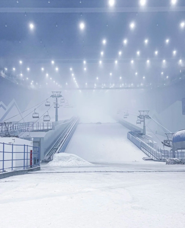 華發冰雪世界「見底」！港客滑雪重摔縫12針 怒轟：水泥地板肉眼可見 