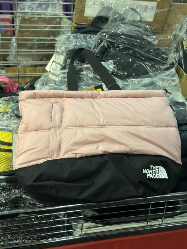 銅鑼灣馬拉松開倉勁減2折！HOKA/adidas/UGG鞋款低至$100起！運動服飾都有減價