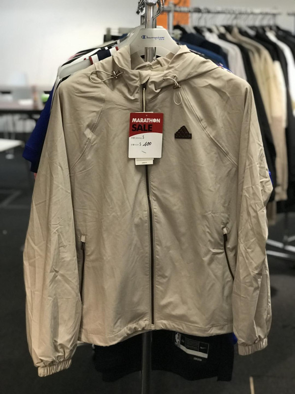 銅鑼灣馬拉松開倉勁減2折！HOKA/adidas/UGG鞋款低至$100起！運動服飾都有減價