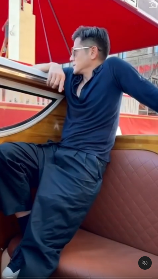 天王外遊59歲郭富城去威尼斯打卡 一個奇怪姿勢網民兩極評價 