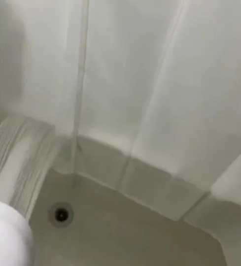 日本酒店拍片提醒浴簾正確擺法！洗澡時做錯一事恐後果嚴重 