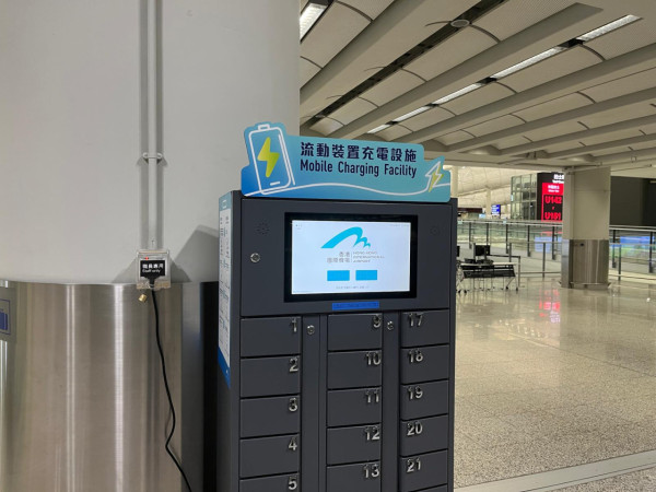 颱風塔巴｜8號風球襲港機場運作受影響 全日料百班機取消 機管局籲旅客及早查詢 