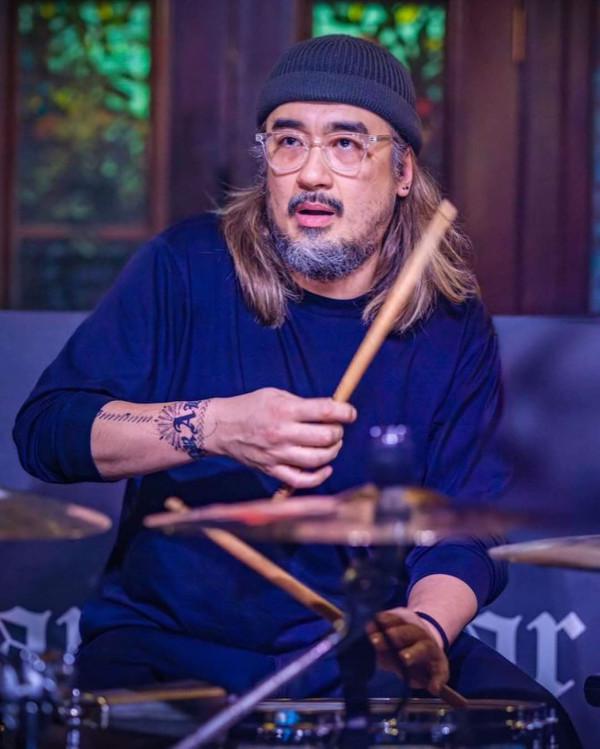 林憶蓮舊愛恭碩良近照曝光形象180度突變！孖辮造型滄桑憔悴感震驚網民︰認唔出
