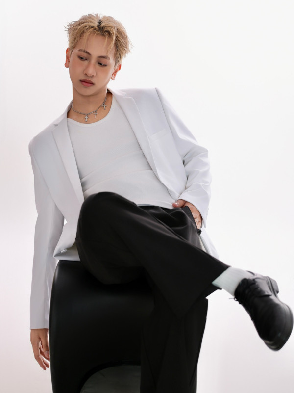 年度回顧|2025年TVB再現逃亡潮!23人離巢名單曝光 港姐冠軍上位無望黯然「脫無」