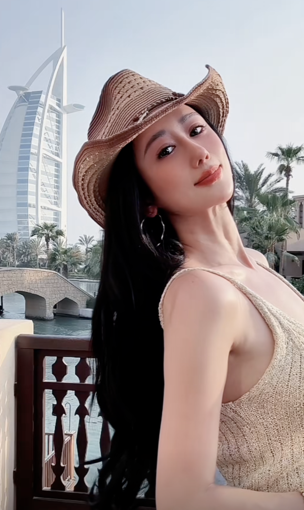 前TVB小生夫婦豪遊杜拜周身名牌放閃!嫩妻5年抱4比堅尼上陣曬超狂身材