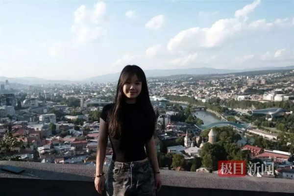 內地20歲女生僅用1萬遊歐亞非洲7國！湖南到埃及睇金字塔坐熱氣球