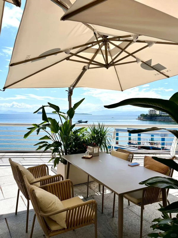 深圳南澳海邊Hello Kitty Cafe絕美打卡玻璃海!歎得意Kitty頭漢堡包附交通