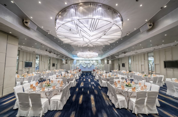 太子潮悅酒樓$1起晚市小菜優惠 $1貴妃雞＋$8燒鵝皇＋$35肉蟹粉絲煲