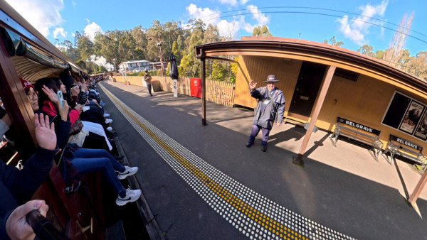 攝力提升 DIY日系清新機殼 實試Sony Xperia 10 VII 輕量鏡頭新設計