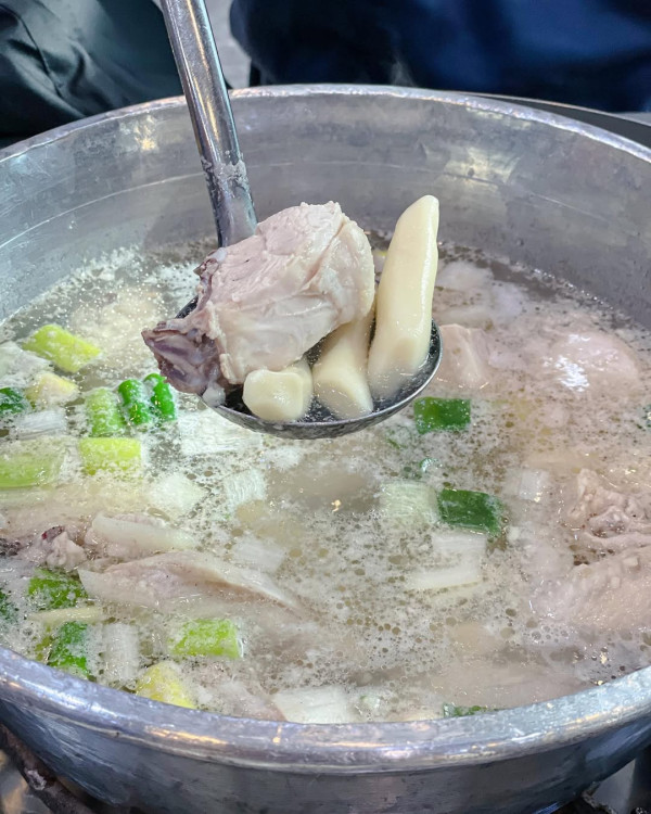 陳玉華一隻雞。圖片來源:IG@rongjingt 陳玉華一隻雞。圖片來源:IG@rongjingt