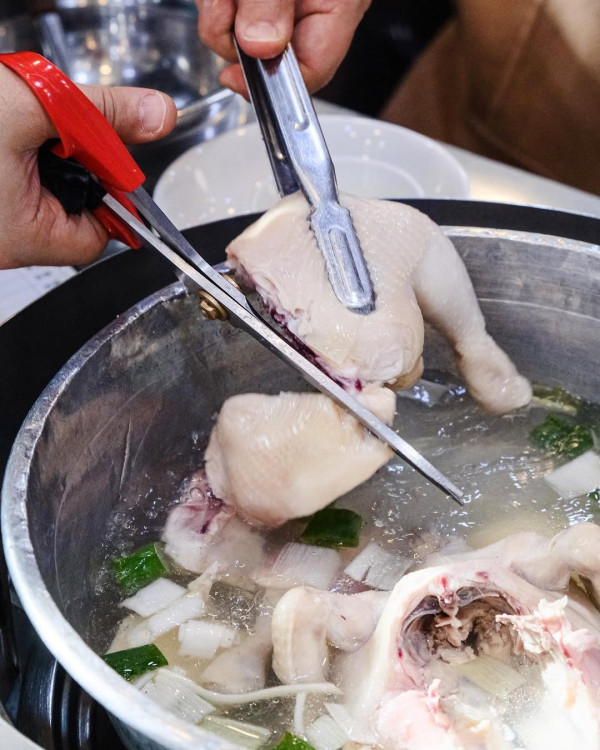 陳玉華一隻雞。圖片來源:IG@rongjingt 陳玉華一隻雞。圖片來源:IG@rongjingt