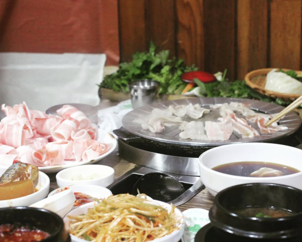 白種元的元祖菜包飯。圖片來源:IG@trip_trip12 白種元的元祖菜包飯。圖片來源:IG@trip_trip12