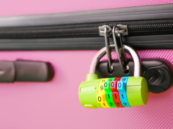 託運行李到底要不要上鎖？網民意見兩極有人指「多餘」 