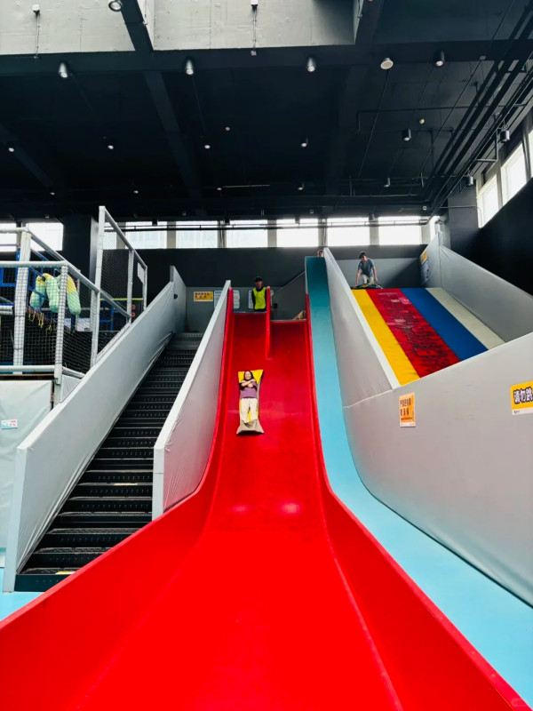 反彈蹦床公園。圖片來源：小紅書@Prody