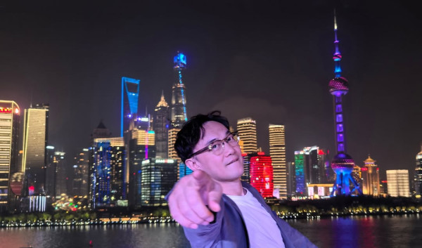 陳奕迅親生哥哥容貌曝光激似雙胞胎  倒模五官震驚網民：兩個人真的好像！