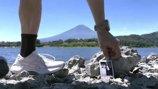 女神配對計劃｜Eddie開拍前五日單拖飛日本拍片 富士山下浪漫合影獲封「教科書級別禮物」