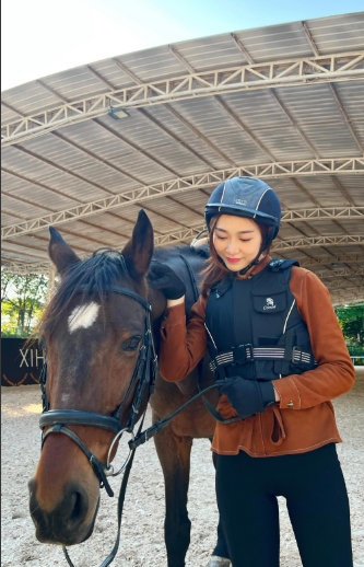 31歲前港姐冠軍低調躋身馬主行列 半億身家曝光豪擲千金合資購愛駒