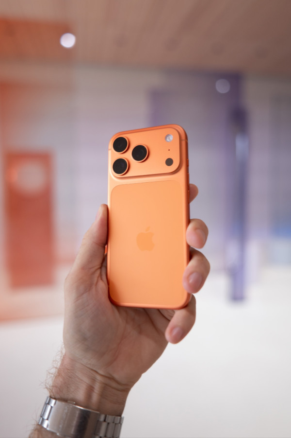 連登熱議iPhone 17係最大贏家 激讚4大賣點 呢個型號直頭「賣大包」？