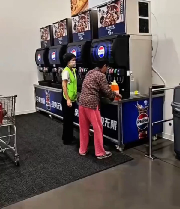 內地山姆超市蛋糕「食出假牙」震驚!山姆屢食安問題豬肉發臭