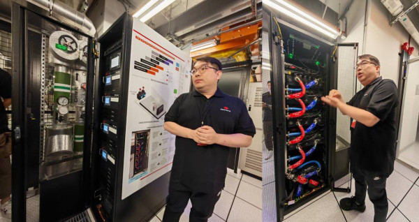 Equinix聯手戴爾科技與施耐德電氣 靈活部署液冷方案  解決AI運算高熱兼大幅節省電力