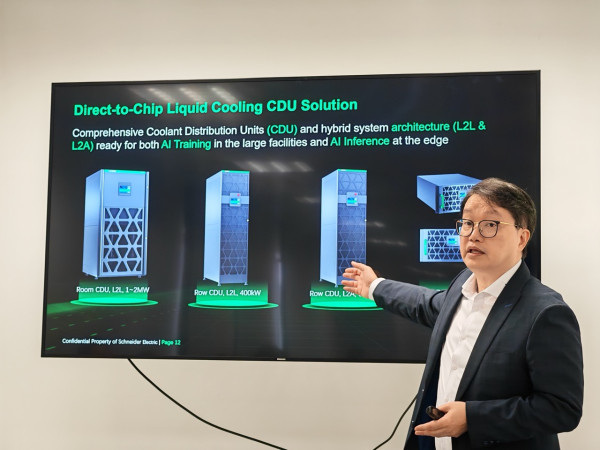 Equinix聯手戴爾科技與施耐德電氣 靈活部署液冷方案  解決AI運算高熱兼大幅節省電力