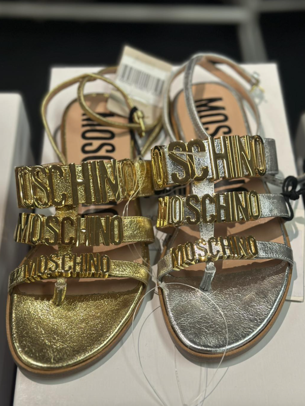 銅鑼灣時代廣場開倉低至1折！$199起買 DSQUARED2/Laurel/Marc Jacobs/Versace！牛仔褲/T恤/運動鞋/太陽眼鏡/袋款/山羊絨披肩