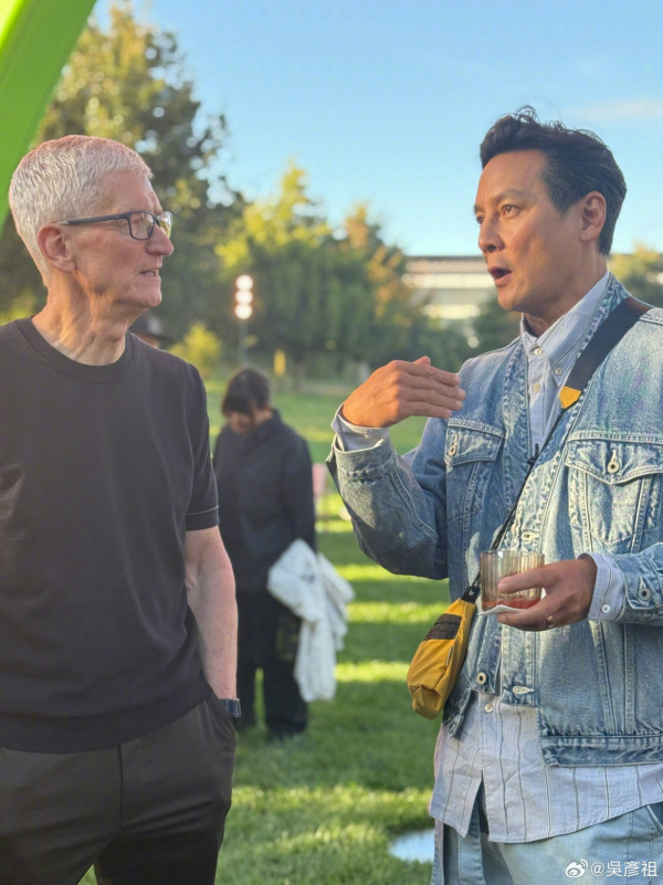 吳彥祖現身Apple發布會 與Tim Cook合照交流 邊部iPhone最有驚喜？