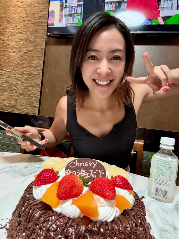 梁芷珮22歲學霸大仔港大新聞系畢業！港隊體育型男文武雙全！高顏值獲讚神似鄭伊健