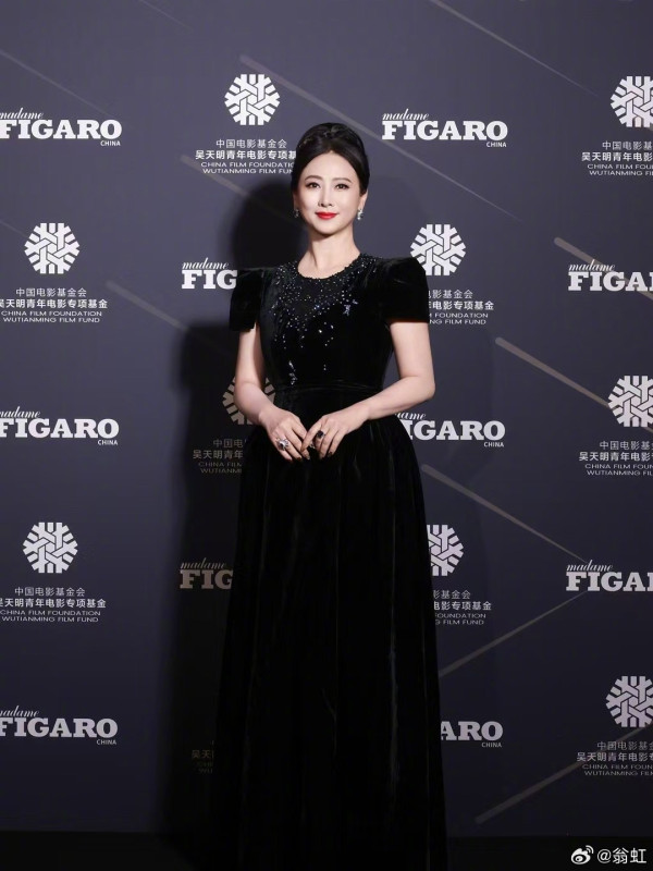 圖片來源：微博@翁虹