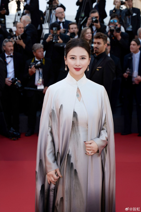 圖片來源：微博@翁虹