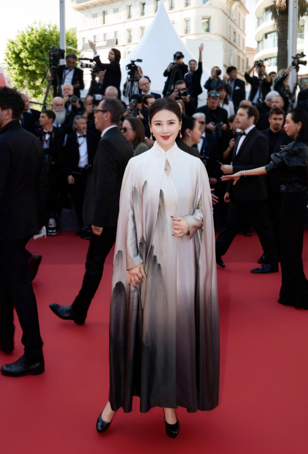 圖片來源：微博@翁虹