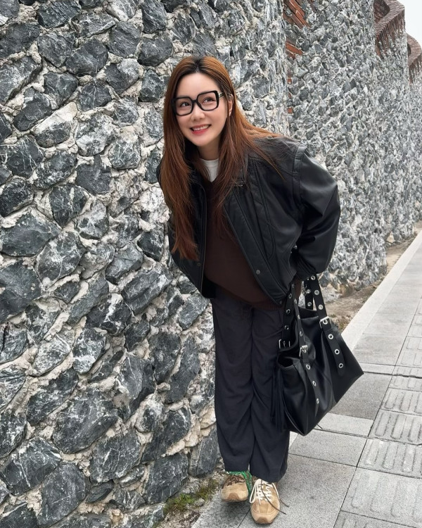 湯洛雯閉關兩個月久違Po靚相近照 美貌升級身形變更苗條驚艷網民：又瘦又美