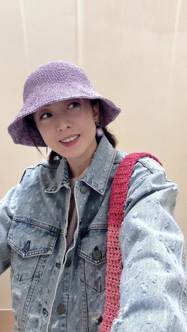甘比擁700億身家仍貼地排長龍食平民餐廳 女首富出巡驚訝網民：可以直接買咗間舖
