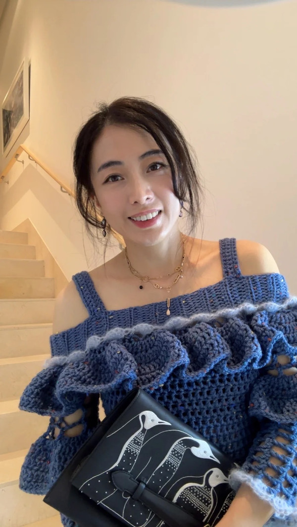 甘比擁700億身家仍貼地排長龍食平民餐廳 女首富出巡驚訝網民：可以直接買咗間舖